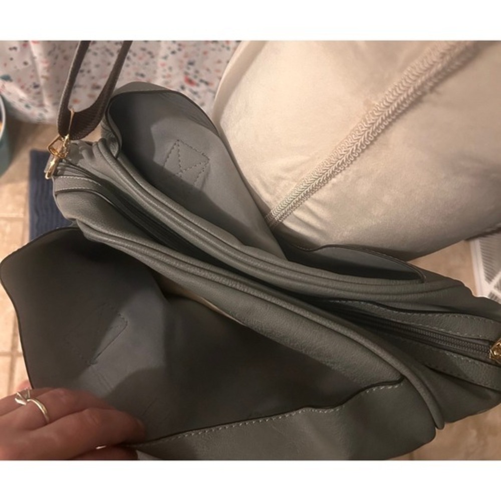 Medium shoulder bag with Tons of storage! Steel Blue/grey color - Picture 3 of 4
